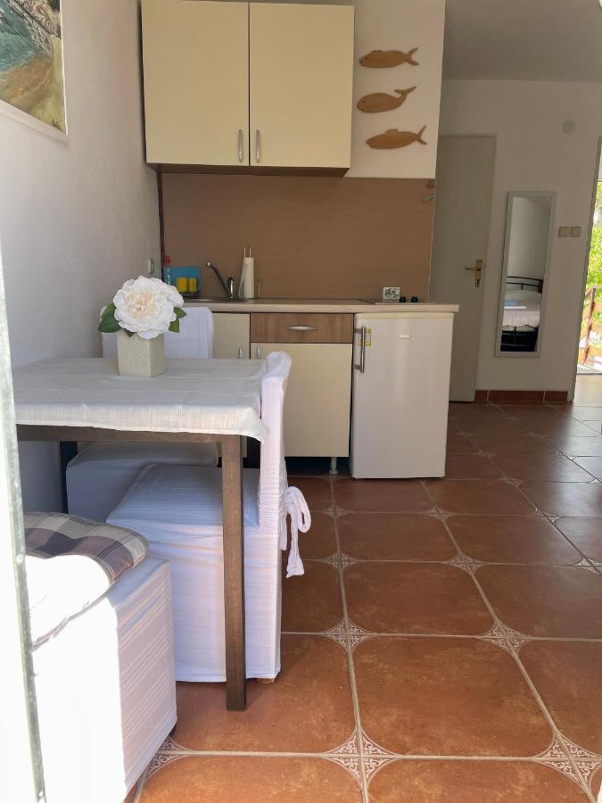 Studio Apartmani Karlobag Exterior foto
