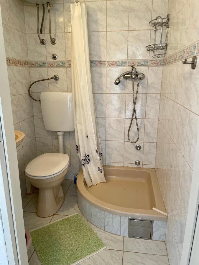 Studio Apartmani Karlobag Exterior foto