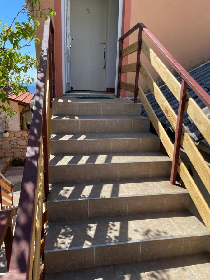 Studio Apartmani Karlobag Exterior foto